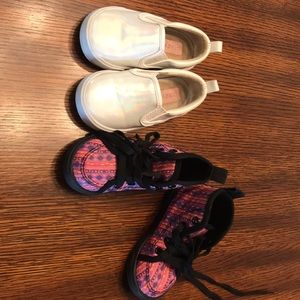 Size 6 girls shoes!